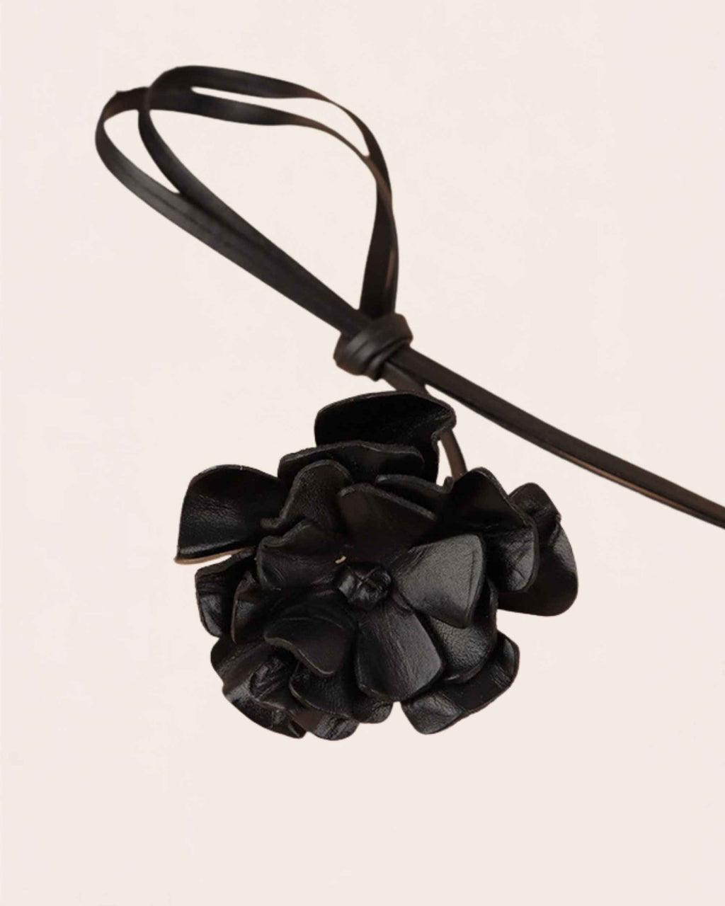 Bloom cowhide flower choker in black